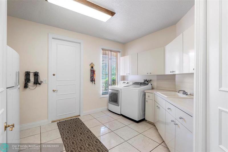  Single Family Homes Photo 46: 7577 NW 50th Ct  Coral Springs,  FL 33067