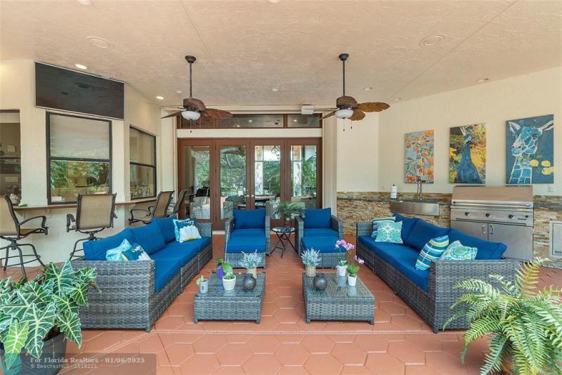  Single Family Homes Photo 5: 7577 NW 50th Ct  Coral Springs,  FL 33067