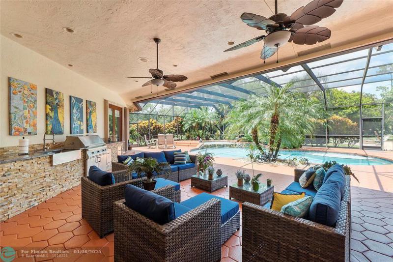  Single Family Homes Photo 7: 7577 NW 50th Ct  Coral Springs,  FL 33067