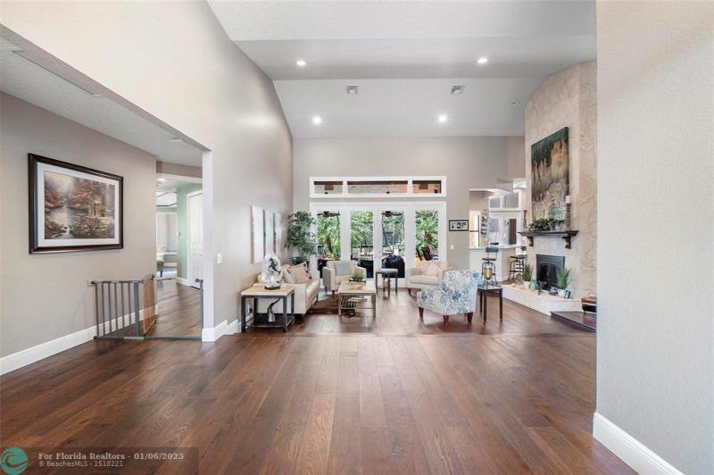  Single Family Homes Photo 9: 7577 NW 50th Ct  Coral Springs,  FL 33067