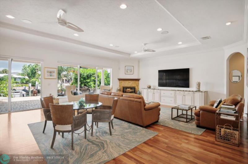  Single Family Homes Photo 11: 253 Tropic Drive  Lauderdale By The Sea,  FL 33308