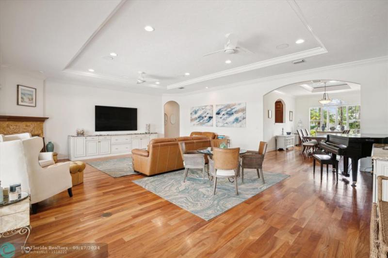  Single Family Homes Photo 12: 253 Tropic Drive  Lauderdale By The Sea,  FL 33308