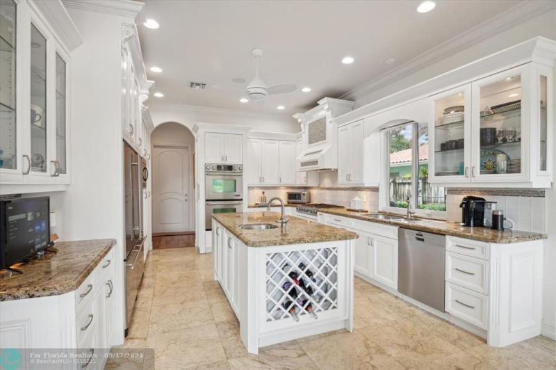  Single Family Homes Photo 14: 253 Tropic Drive  Lauderdale By The Sea,  FL 33308