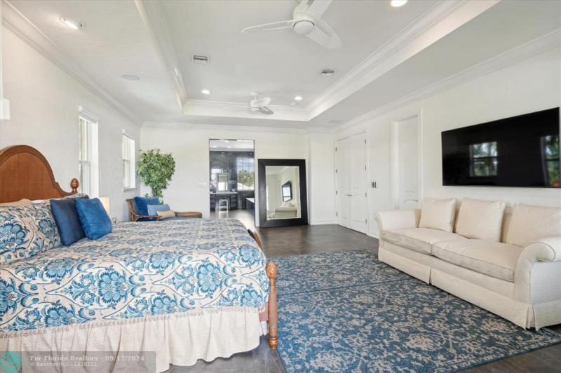  Single Family Homes Photo 20: 253 Tropic Drive  Lauderdale By The Sea,  FL 33308