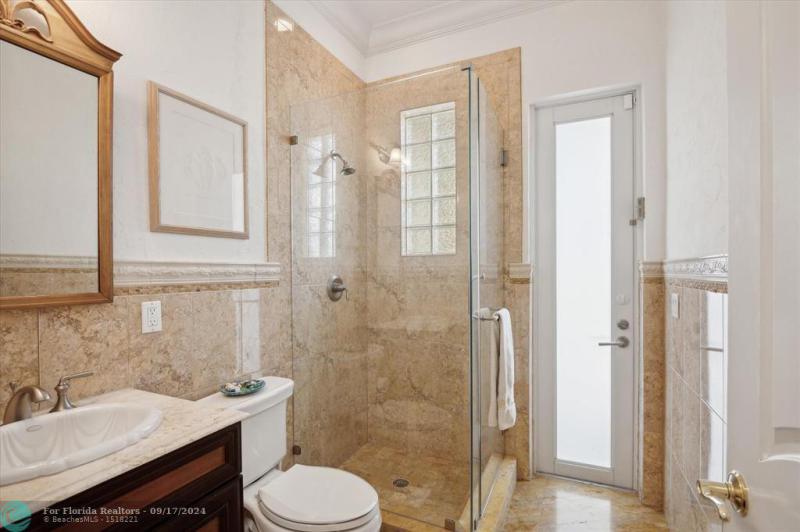  Single Family Homes Photo 30: 253 Tropic Drive  Lauderdale By The Sea,  FL 33308