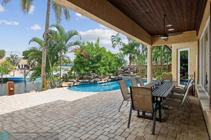  Single Family Homes Photo 33: 253 Tropic Drive  Lauderdale By The Sea,  FL 33308