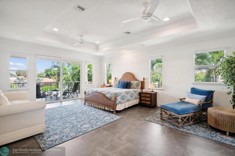  Single Family Homes Photo 4: 253 Tropic Drive  Lauderdale By The Sea,  FL 33308