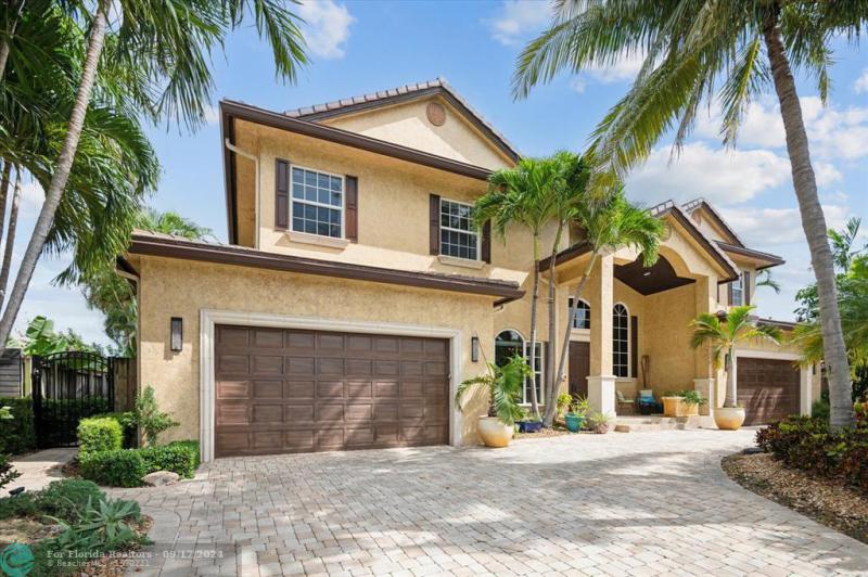  Single Family Homes Photo 7: 253 Tropic Drive  Lauderdale By The Sea,  FL 33308