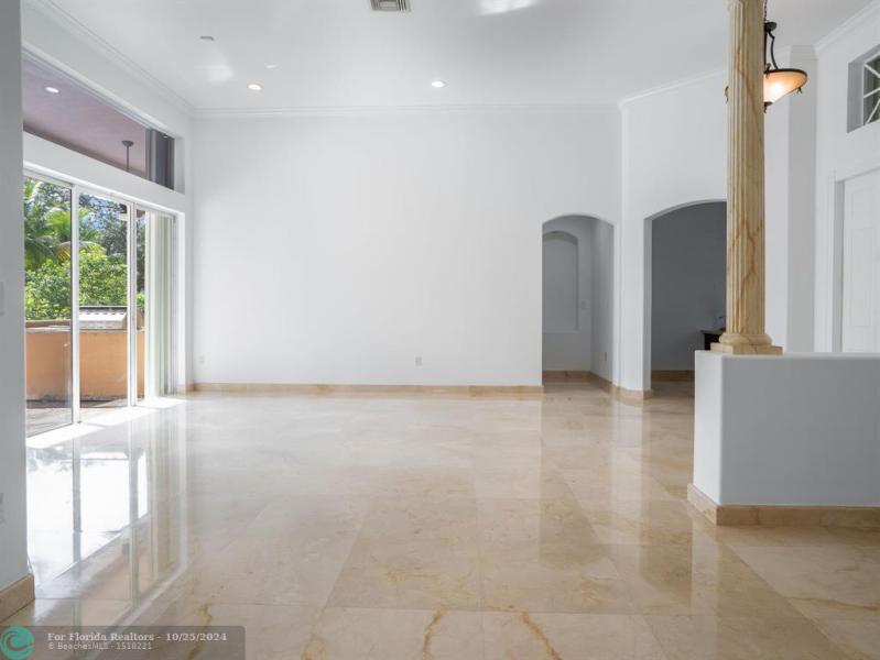  Single Family Homes Photo 12: 1151 NW 137TH AV  Pembroke Pines,  FL 33028