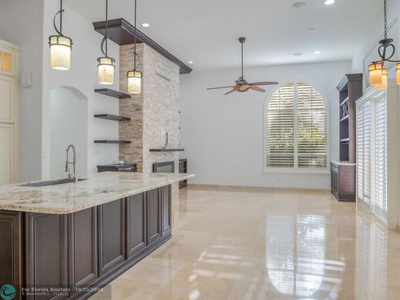  Single Family Homes Photo 13: 1151 NW 137TH AV  Pembroke Pines,  FL 33028