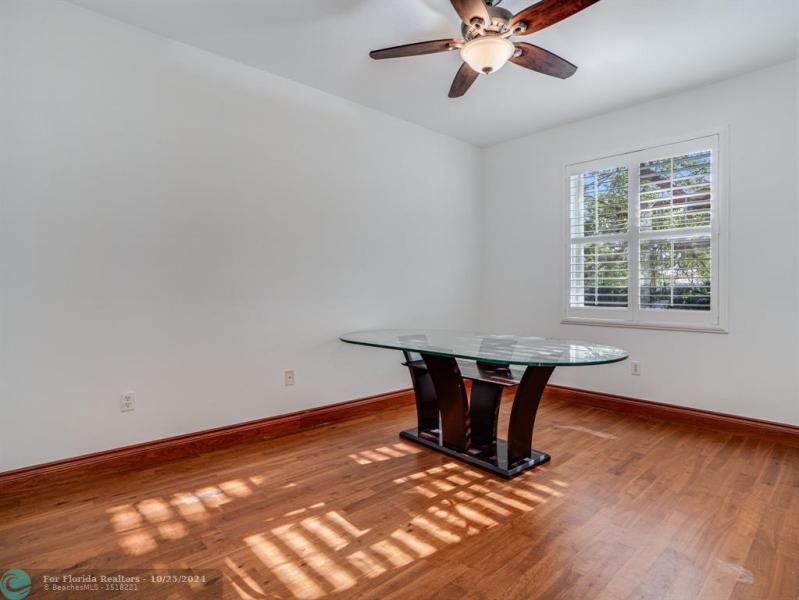  Single Family Homes Photo 23: 1151 NW 137TH AV  Pembroke Pines,  FL 33028