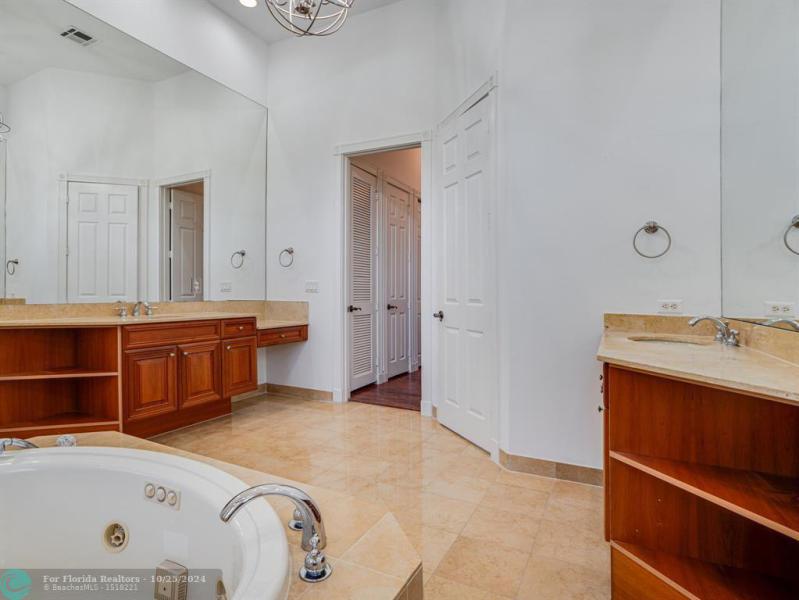  Single Family Homes Photo 30: 1151 NW 137TH AV  Pembroke Pines,  FL 33028