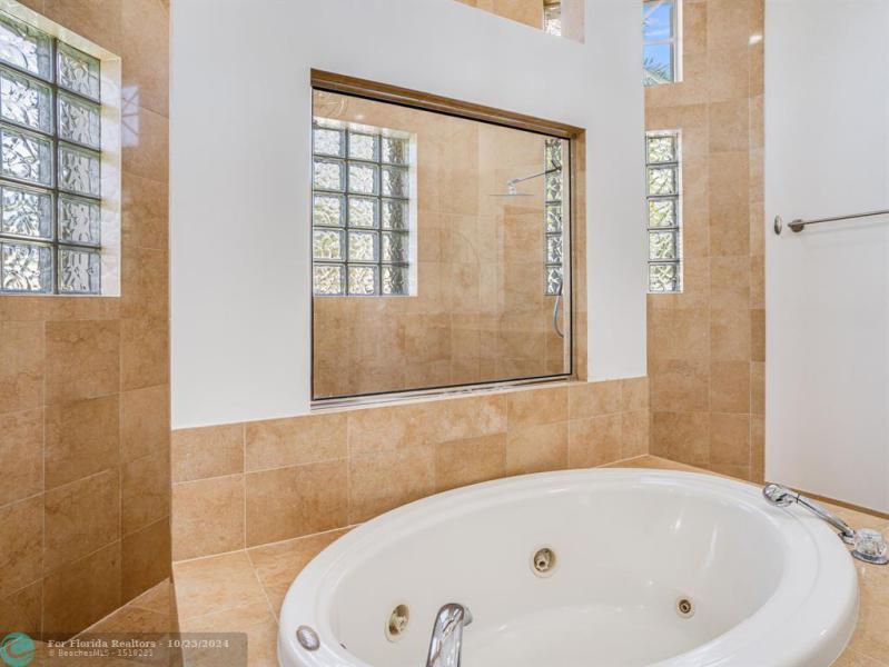  Single Family Homes Photo 31: 1151 NW 137TH AV  Pembroke Pines,  FL 33028