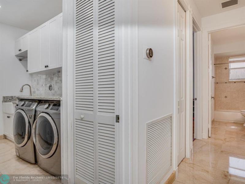  Single Family Homes Photo 32: 1151 NW 137TH AV  Pembroke Pines,  FL 33028