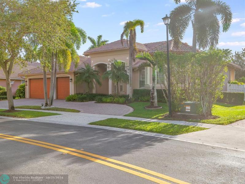  Single Family Homes Photo 4: 1151 NW 137TH AV  Pembroke Pines,  FL 33028