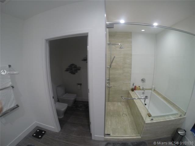 Photos for unit UPH-4602 at BISCAYNE BEACH CONDO