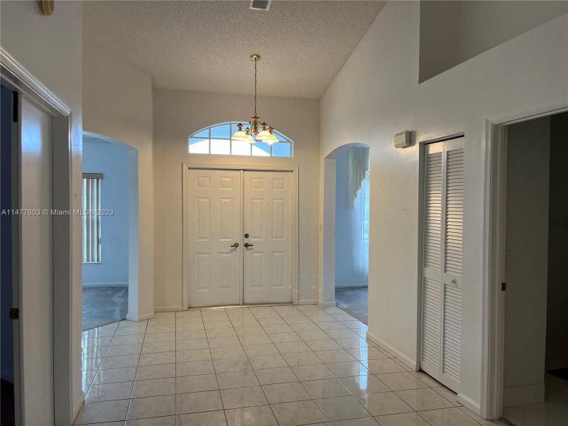  Single Family Homes Photo 15: 6421 NW 52nd Ct  Lauderhill,  FL 33319
