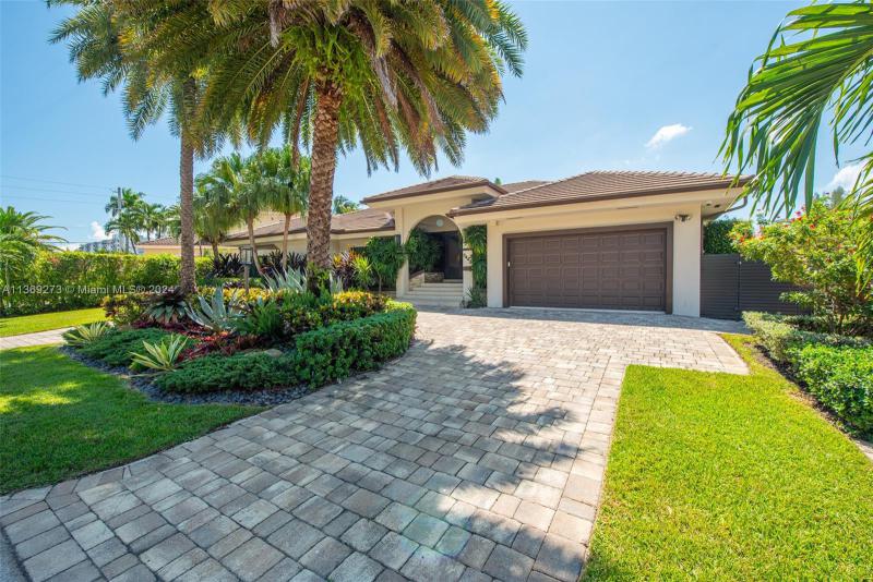  Single Family Homes Photo 32: 3444 NE 167th St  North Miami Beach,  FL 33160