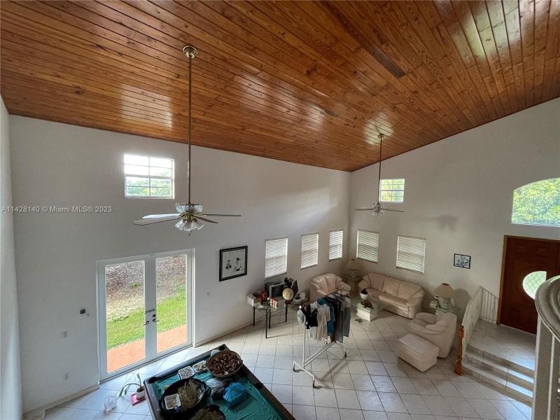  Single Family Homes Photo 11: 33300 SW 202nd Ave  Homestead,  FL 33034