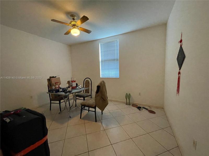  Single Family Homes Photo 9: 33300 SW 202nd Ave  Homestead,  FL 33034