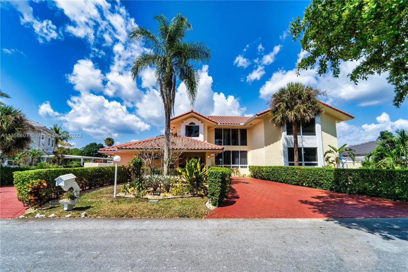 First Photo for Home For Sale at 19310 E Oakmont Dr Hialeah, FL. 33015