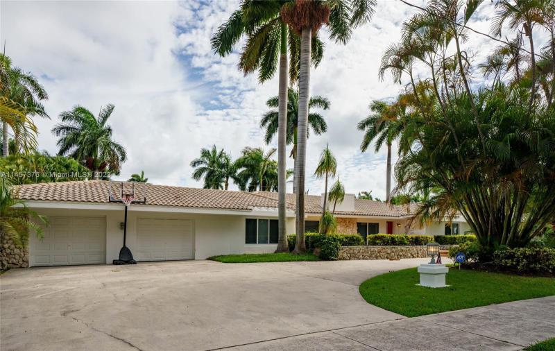 First Photo for Home For Sale at 1247  Jackson St Hollywood, FL. 33019