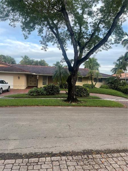 First Photo for Home For Sale at 16120 E Troon Cir Miami Lakes, FL. 33014