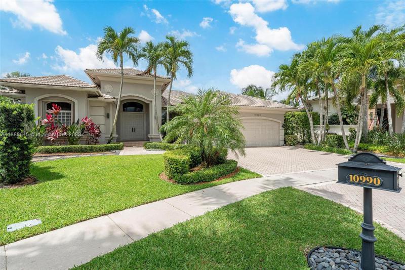 First Photo for Home For Sale at 10990  Hawks Vista St Plantation, FL. 33324