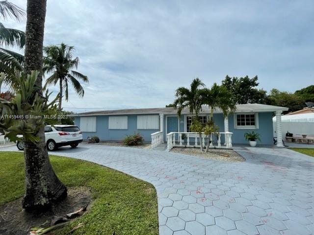  Single Family Homes Photo 5: 5200 NW 183rd St  Miami Gardens,  FL 33055