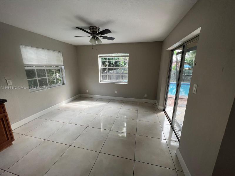  Single Family Homes Photo 4: 6820 SW 7th Ct  North Lauderdale,  FL 33068
