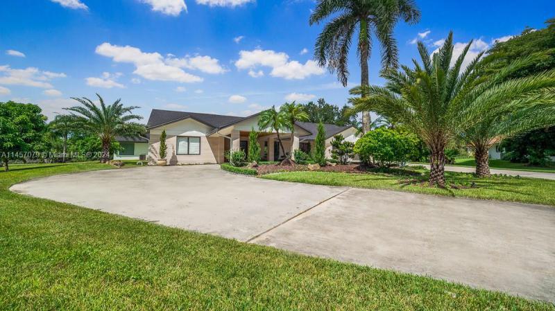 First Photo for Home For Sale at 11945  Oakleaf Dr Davie, FL. 33330