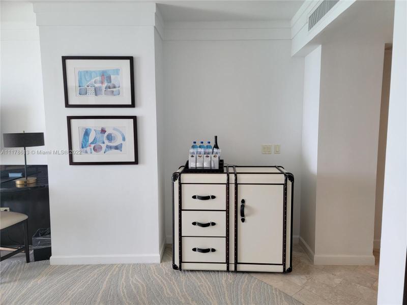 Photos for unit 1712 at FONTAINEBLEAU III OCEAN C