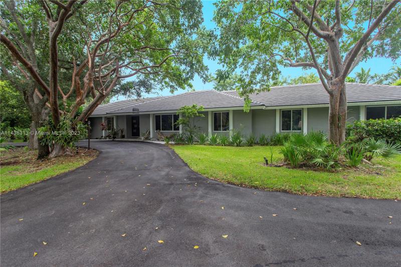 First Photo for Home For Sale at 15445  Old Cutler Rd Palmetto Bay, FL. 33157