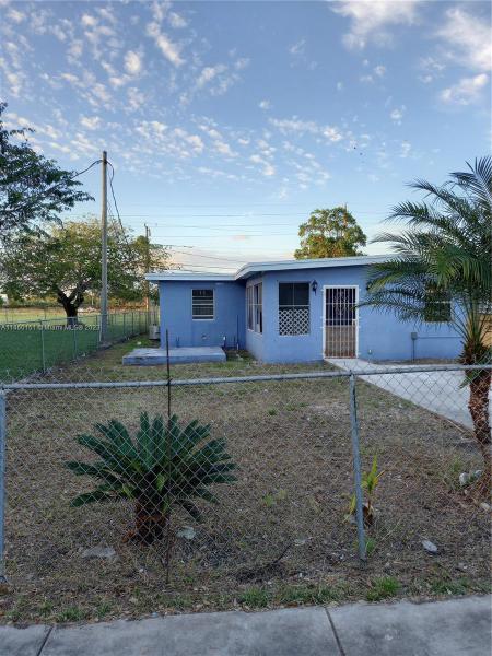 First Photo for Home For Sale at 924 NW 15th St Florida City, FL. 33034