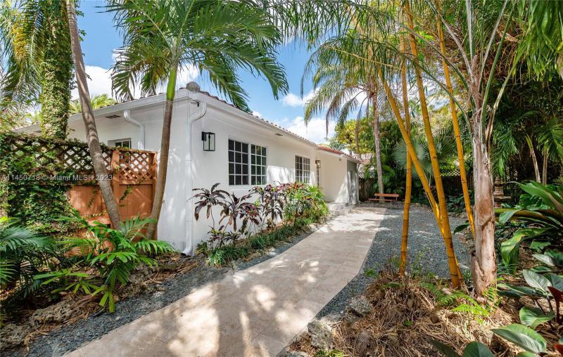  Single Family Homes Photo 6: 2441 Tigertail Ave  Coconut Grove,  FL 33133