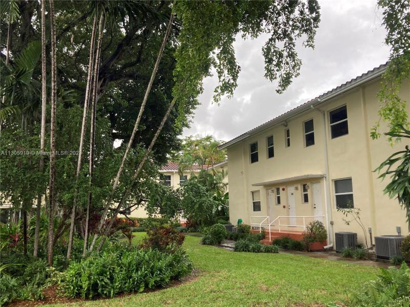 First Photo for Home For Sale at 9140 NE 8th Ave 3H Miami Shores, FL. 33138