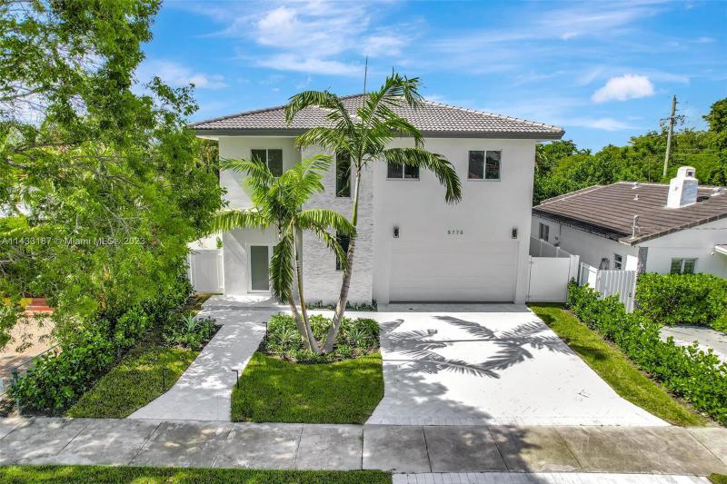  Single Family Homes Photo 3: 5770 SW 9th Ter  West Miami,  FL 33144