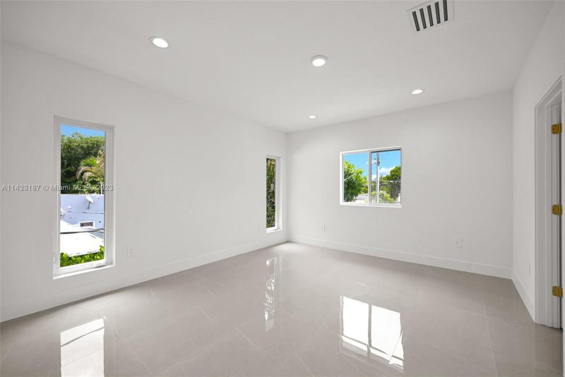  Single Family Homes Photo 34: 5770 SW 9th Ter  West Miami,  FL 33144