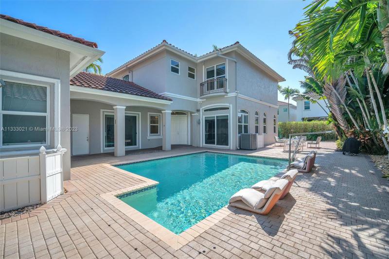 First Photo for Home For Sale at 928  Captiva Dr Hollywood, FL. 33019