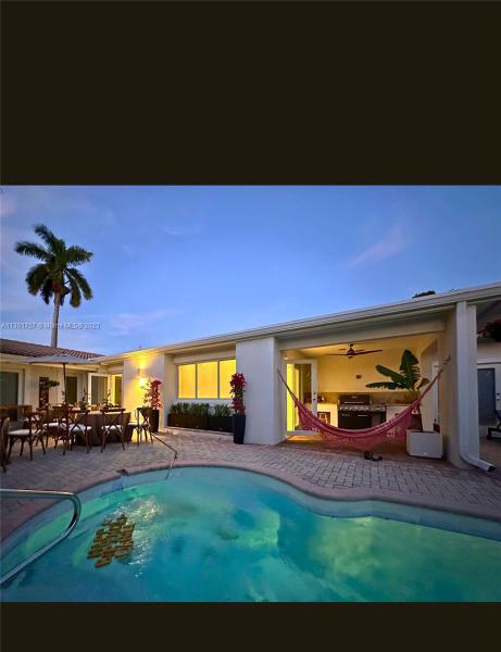  Single Family Homes Photo 9: 900 Diplomat Pkwy  Hollywood,  FL 33019