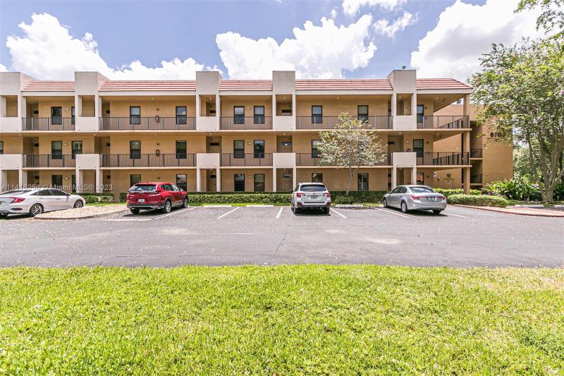 First Photo for Home For Sale at 6720 Coral Lake Dr 6720 Margate, FL. 33063