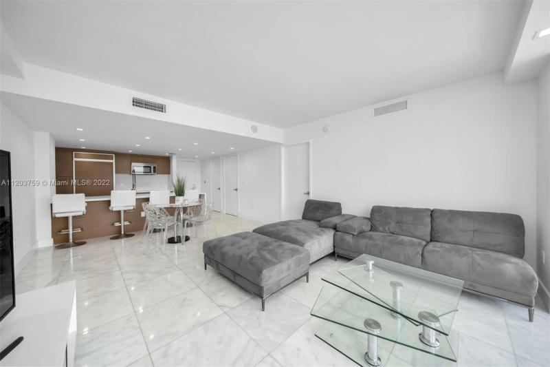 Photos for unit 4501 at 50 Biscayne
