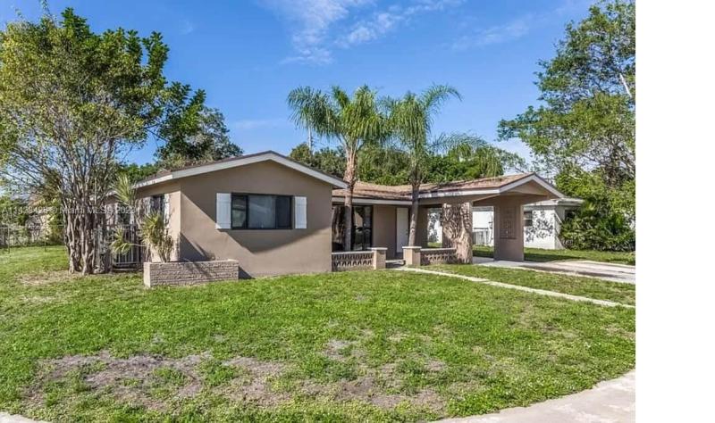  Single Family Homes Photo 2: 3401 NW 38th Ter  Lauderdale Lakes,  FL 33309