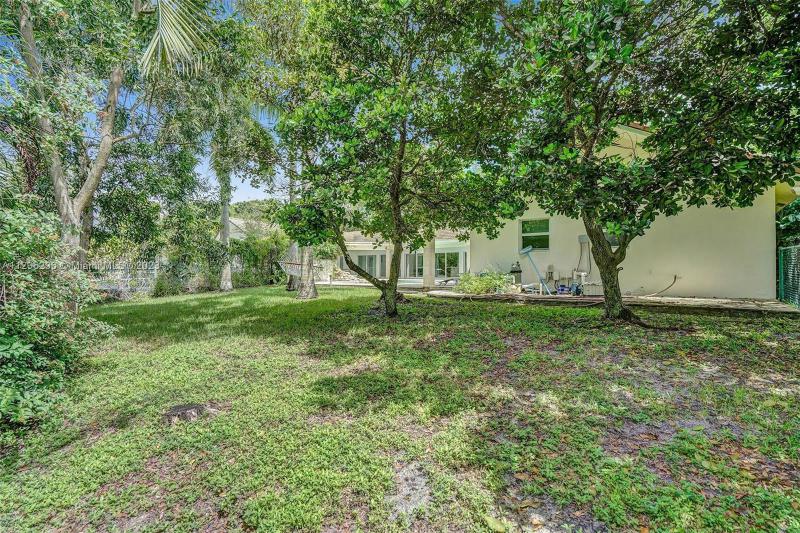  Single Family Homes Photo 26: 4020 NW 101st Dr  Coral Springs,  FL 33065