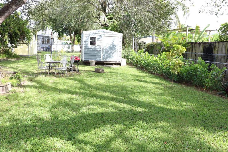  Single Family Homes Photo 28: 5880 SW 12th St  West Miami,  FL 33144