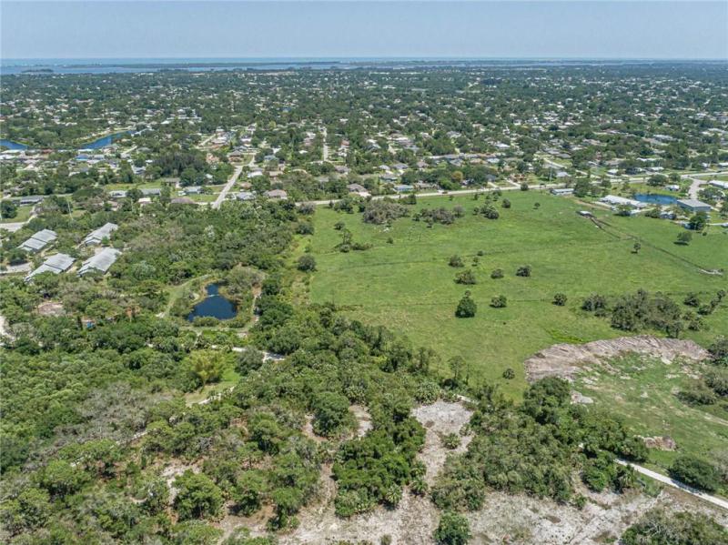  Commercial & Industrial Land Images 