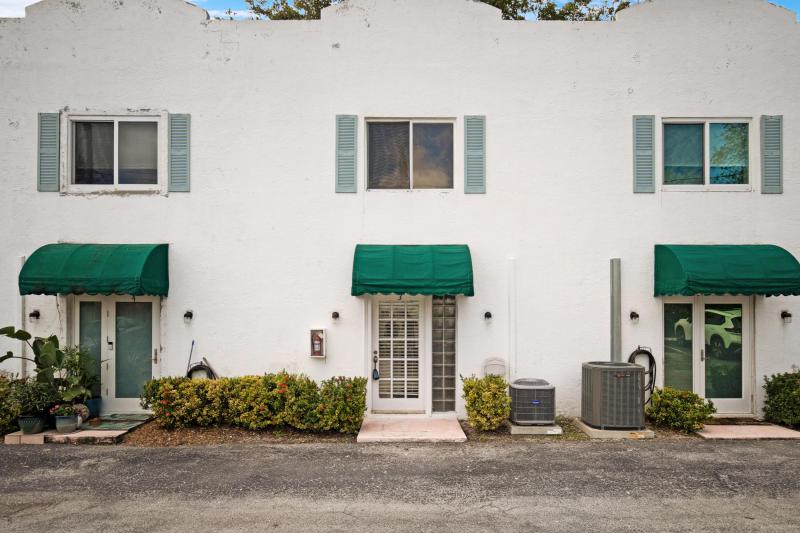  Condo & Townhome Photos