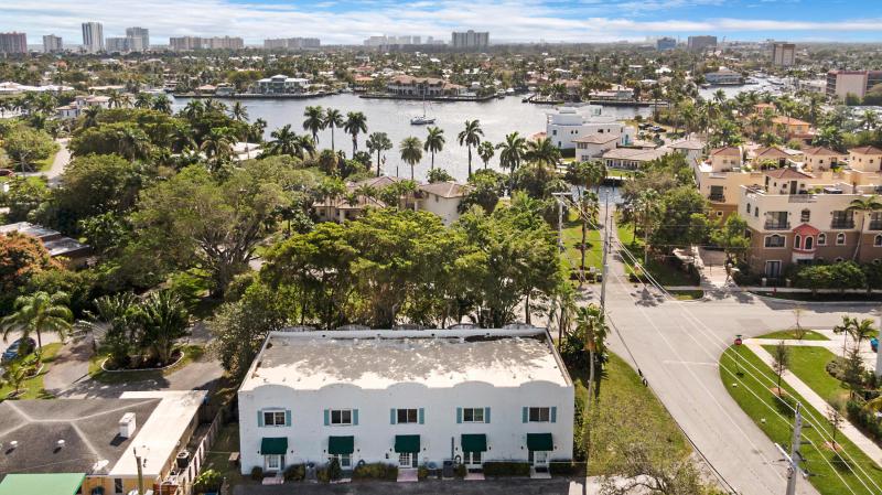  Condo & Townhome Photos
