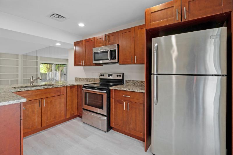  Condo & Townhome Photos