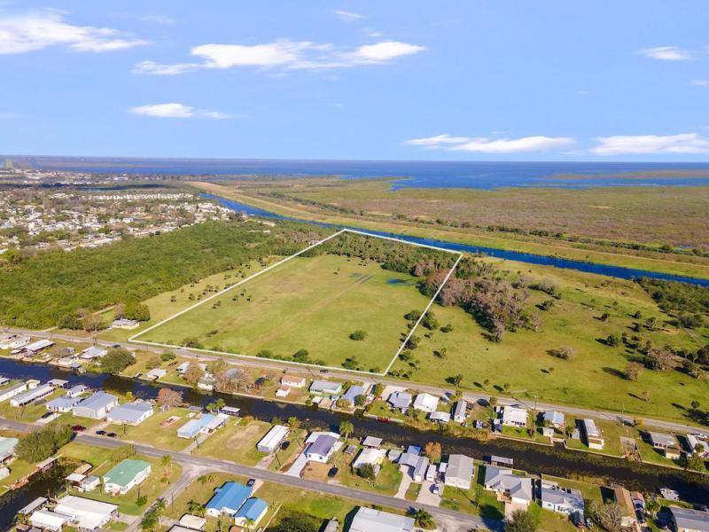  Commercial & Industrial Land Images 